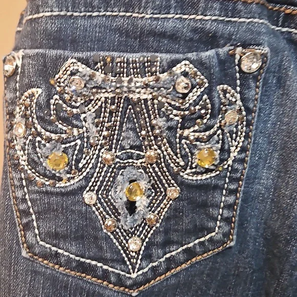 L.A. Idol Blue Denim Jeans with White Stitching Comes With A Cute Top - Picture 8 of 13